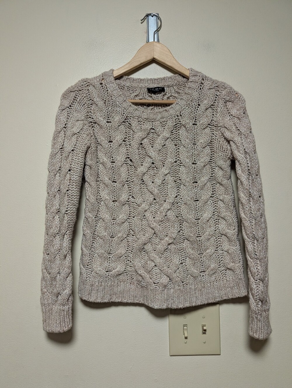 ICON Milano Women’s Small Oatmeal Cable Knit Chunky Aran Sweaters